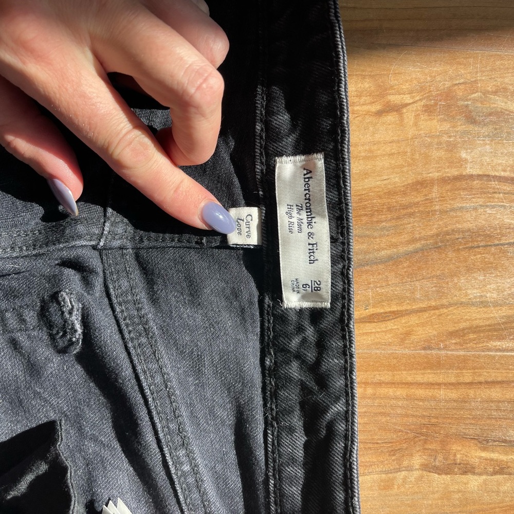 Size 28/6r Abercrombie Curve love Mom Jeans
